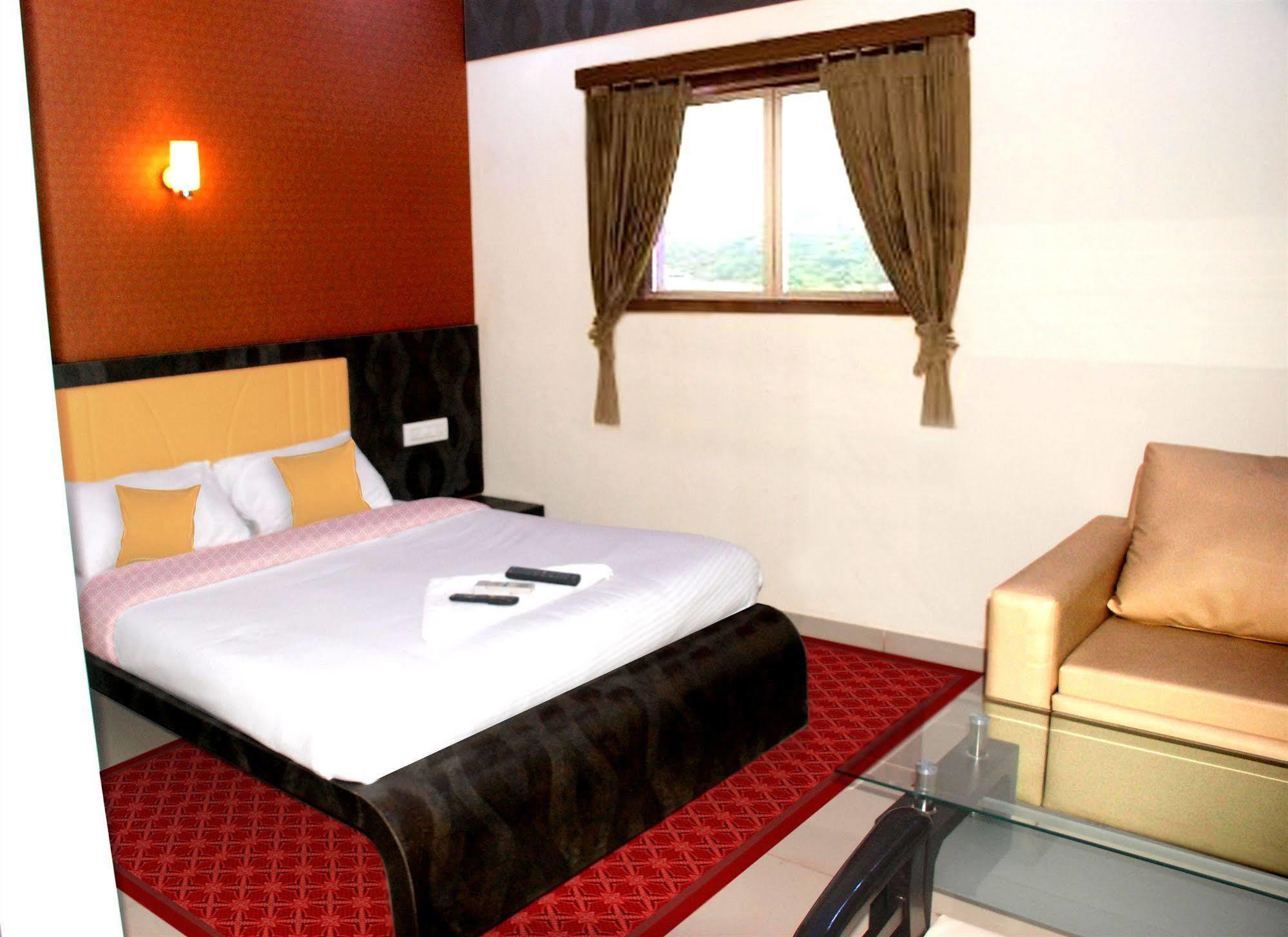 Fabexpress Adore Inn - Nr Mumbai International Airport Exterior foto