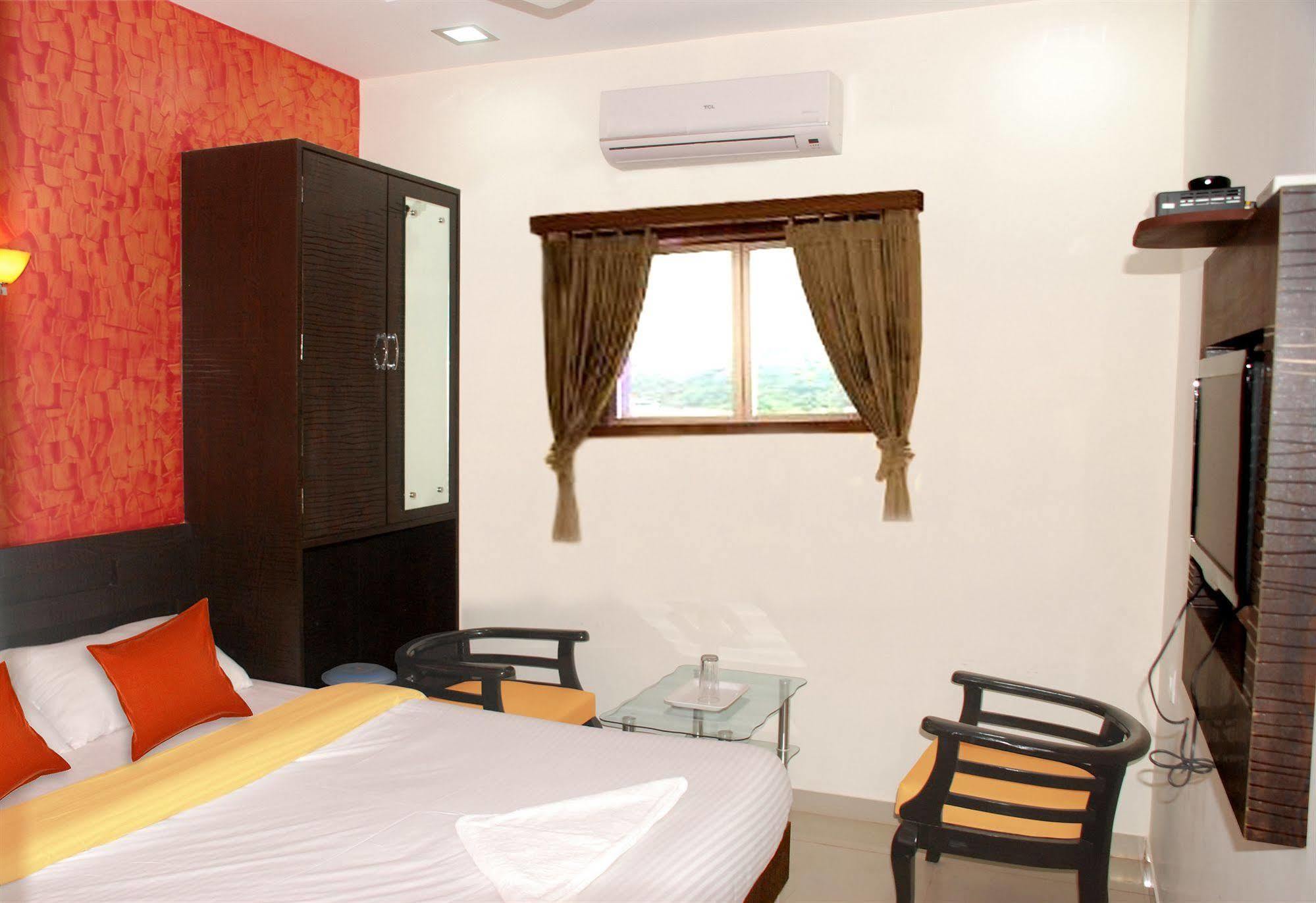 Fabexpress Adore Inn - Nr Mumbai International Airport Exterior foto