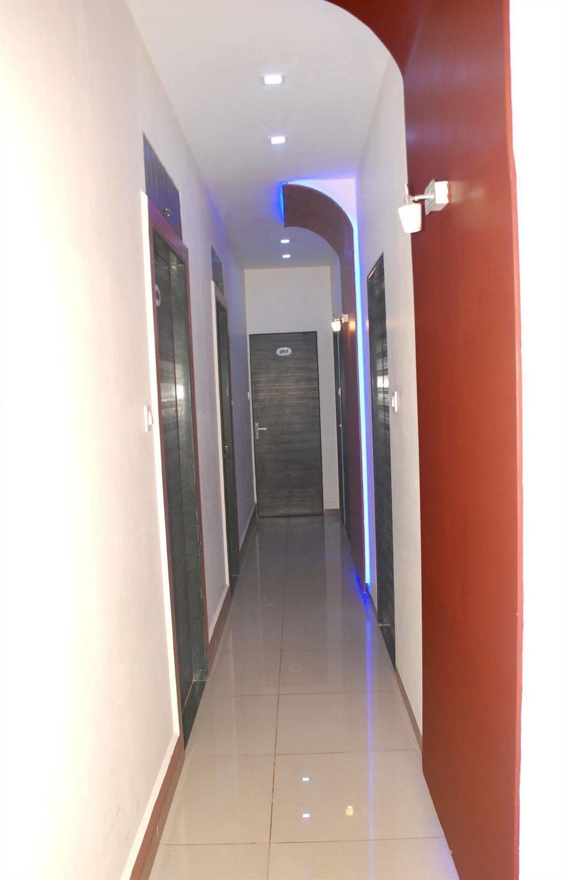 Fabexpress Adore Inn - Nr Mumbai International Airport Exterior foto
